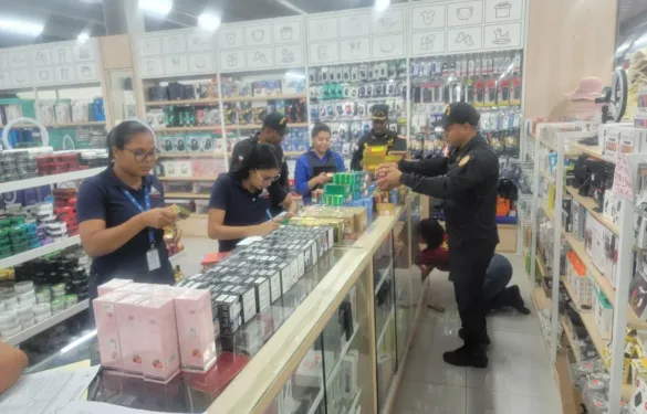 MICM y CECCOM continúan intervenciones en comercios chinos de Santiago