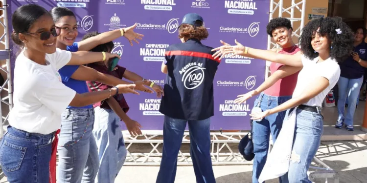 Más de 400 estudiantes fortalecen su liderazgo en campamento Ciudadanos al 100 del Ministerio de Educación
