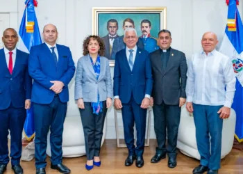 Presidente del Senado recibe a embajadora de España y abordan cooperación en ciberseguridad