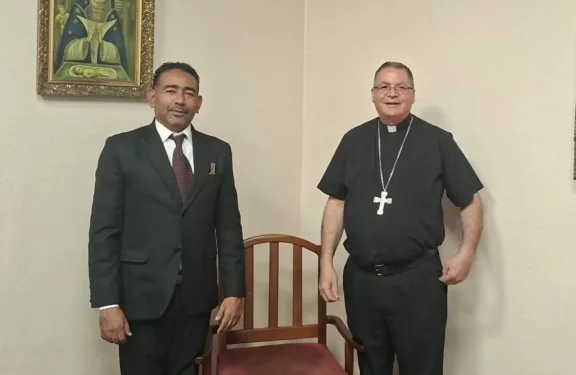 Nelson Gutiérrez gira visita a Monseñor José Amable Durán Tineo