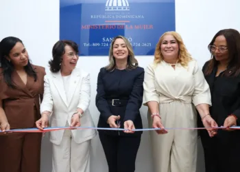 Nueva oficina del Ministerio de la Mujer fortalece los servicios en Santiago