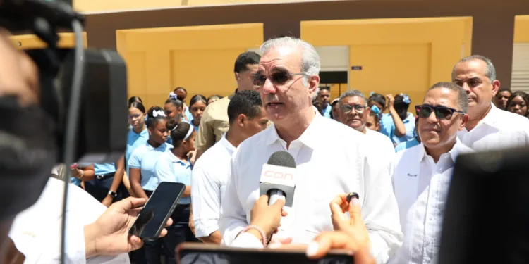 Presidente Abinader sobre Senasa: “Nuestro deseo es que todo el que tenga razones para ser sometido lo sea; que esto sirva de ejemplo ahora y para los próximos años”.