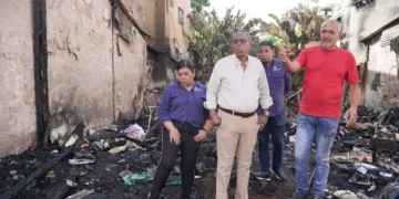 Gobierno acude en auxilio de familias afectadas por incendio en la zona Colonial a través de DASAC