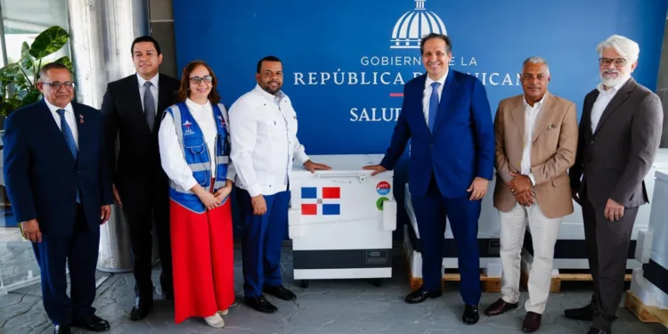 Ministerio de Salud fortalece cadena de frío para garantizar calidad de las vacunas con entrega de 421 refrigeradoras
