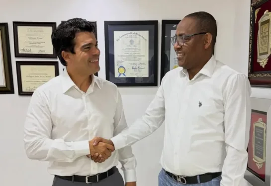 El diputado Carlos Sánchez se suma al proyecto de Wellington Arnaud y refuerza su estructura política en el Distrito Nacional