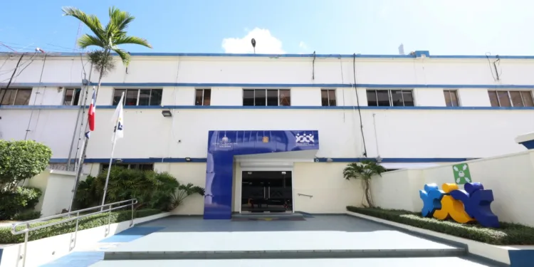 DGCP analiza adjudicaciones del almuerzo escolar y verifica contratos suspendidos por el INABIE
