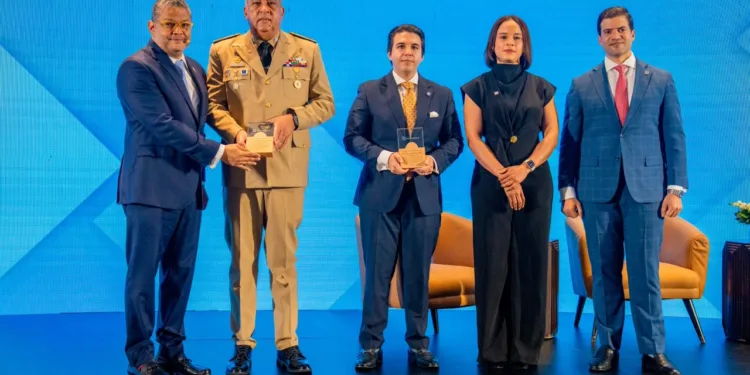 Lee Ballester asegura que trabajo interagencial es clave para prevenir el lavado de activos y otros ilícitos