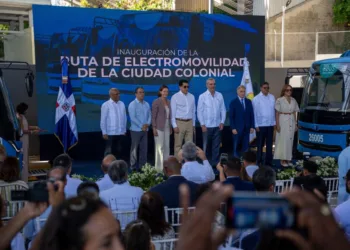 Presidente Abinader y ministro Collado inauguran la Ruta de Electromovilidad en Ciudad Colonial