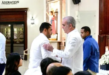 Presidente Abinader participa en misa novenario por fallecimiento de madre de Miguel Medina