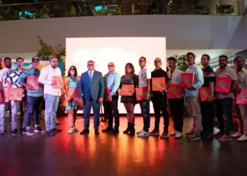 Propeep inaugura exposición “Entre Muros y Colores” y presenta segunda edición del álbum sobre el Paseo de los Colores