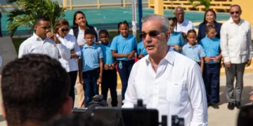 Presidente Abinader: «A ese grupo de antisociales con órdenes de arresto que se entreguen las autoridades ya los tienen ubicados y los están buscando»