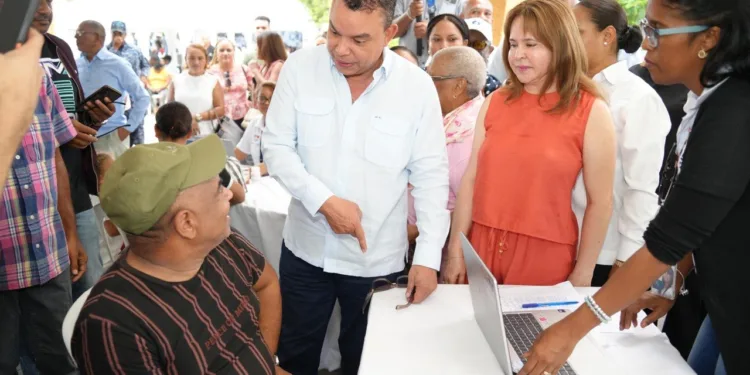 SNS desarrolla jornada de salud preventiva en beneficio de familias de Sánchez Ramírez