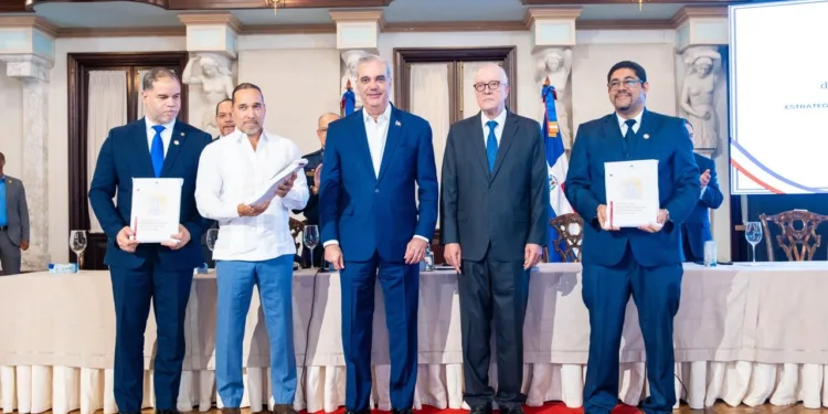 Roberto Santana destaca Gobierno construye nueve centros penitenciarios de manera simultánea y tiene listos los de Higüey y Barahona