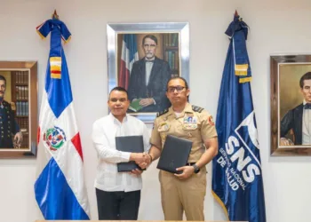 Ejército y SNS firman acuerdo para fortalecer atención médica y seguridad en centros de salud