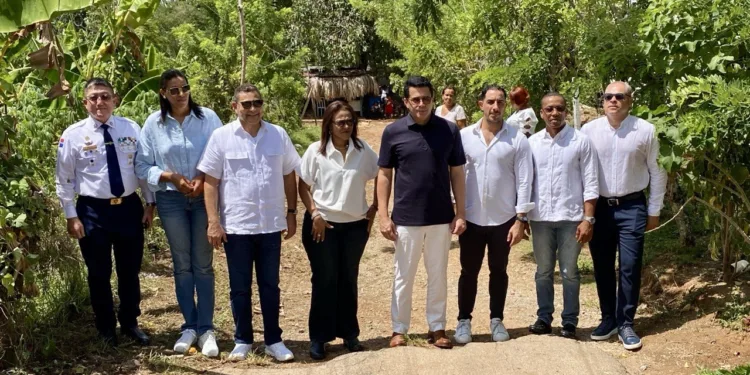 David Collado deja iniciada nuevas obras en Arroyo Barril, Samaná