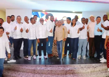 Leo Francis Zorrilla anuncia su respaldo al proyecto presidencial de David Collado