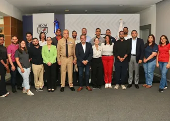 Migración y Grandes Ligas acuerdan agilizar trámites para prospectos extranjeros en RD