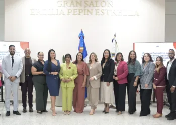 Ministerio de la Mujer realiza encuentro con medios para fortalecer la prevención de la violencia