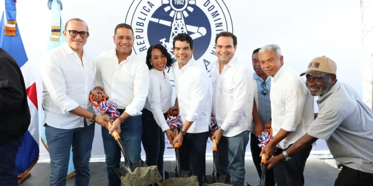 Wellington Arnaud inicia construcción del alcantarillado sanitario de El Córbano, provincia San Juan