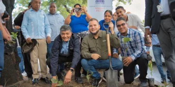 FEDA en conjunto con la Alcaldía inician programa de arborizaión en Santo Domingo Oeste