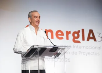 Presidente Abinader anuncia que el Gobierno evalúa avanzar hacia un marco normativo para institucionalizar la dirección y gestión estratégica de los proyectos del Estado dominicano