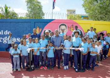 Robert Polanco supervisa terminación de Plaza Comunitaria en Bánica; entrega canchas y Paseos de los Colores en Elías Piña y San Juan