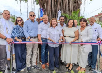 Carolina Mejía completa 231 parques y plazas entregados en la capital