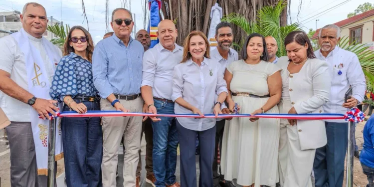 Carolina Mejía completa 231 parques y plazas entregados en la capital