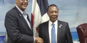 Presidente de la Hermandad de Veteranos se reúne con veteranos dominicanos en Nueva York y recibe distinción honorífica de la Cámara Dominico-Americana de Comercio