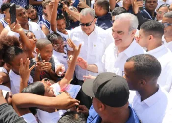 Abinader retoma agenda nacional con entrega de apartamentos, títulos de propiedad e inauguración de obras
