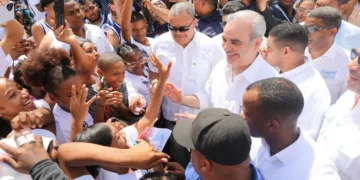 Abinader retoma agenda nacional con entrega de apartamentos, títulos de propiedad e inauguración de obras