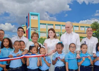 Gobierno entrega escuela Orlando Martínez en Ciudad Juan Bosch, SDE que beneficia a 945 estudiantes