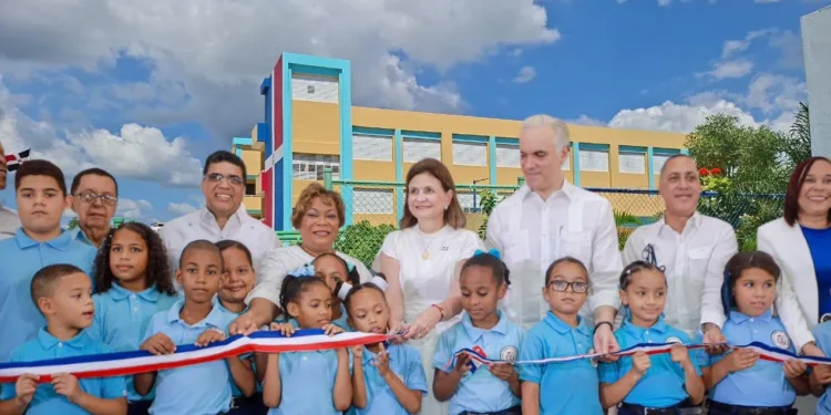Gobierno entrega escuela Orlando Martínez en Ciudad Juan Bosch, SDE que beneficia a 945 estudiantes