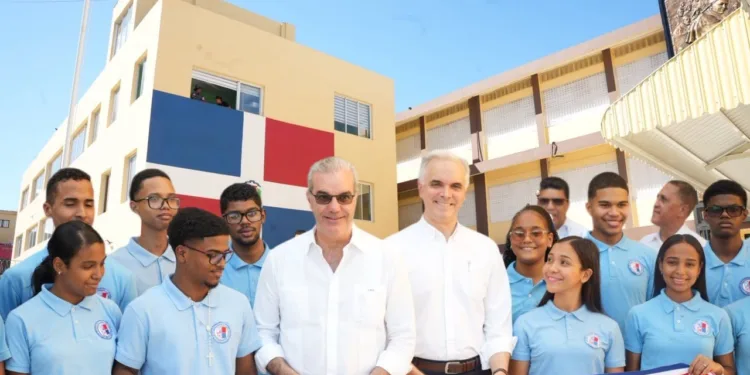 Presidente Luis Abinader inaugura ampliación del Centro Educativo San Vicente de Paúl en Los Mina, que beneficiará a más de 2,000 estudiantes