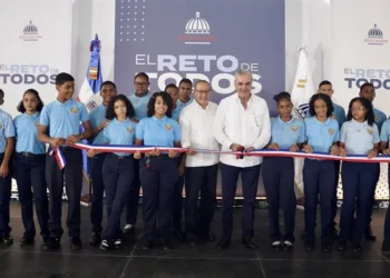Comunidad educativa de Sabana Perdida celebra nuevas oportunidades para el deporte con entrega de techado escolar