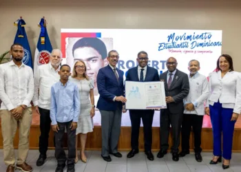 UASD honra a Robert Polanco y a otros dirigentes históricos de la Federación de Estudiantes Dominicanos