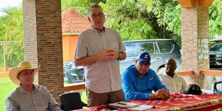 Eric Rivero destaca avances del sector ganadero y llama a fortalecer la unidad gremial