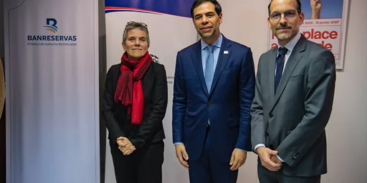Banreservas otorga becas de residencia artística en París a dos creadores dominicanos