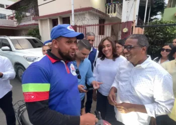 Agustín Burgos lidera jornada de inscripción y verificación de militantes del PRM