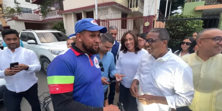 Agustín Burgos lidera jornada de inscripción y verificación de militantes del PRM