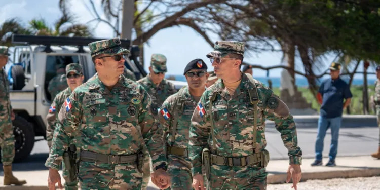 Comandante General del Ejército inicia recorrido de inspección operacional en la frontera sur