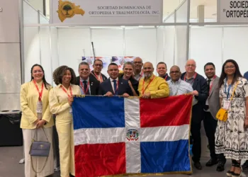Director ejecutivo del SNS impulsa cooperación internacional para formación especializada en trauma