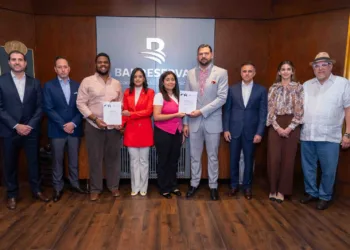 Banreservas entrega becas Creativos Globales para estudiar en Miami Ad School Punta Cana