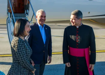 Presidente Abinader llega a Roma para audiencia de Estado con Su Santidad el papa León XIV en la Ciudad del Vaticano y para participar en la asamblea de la FAO
