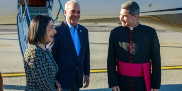 Presidente Abinader llega a Roma para audiencia de Estado con Su Santidad el papa León XIV en la Ciudad del Vaticano y para participar en la asamblea de la FAO