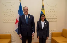 Abinader y Delcy Rodríguez abordan cooperación energética, relaciones consulares y turismo en reunión bilateral en Roma, Italia