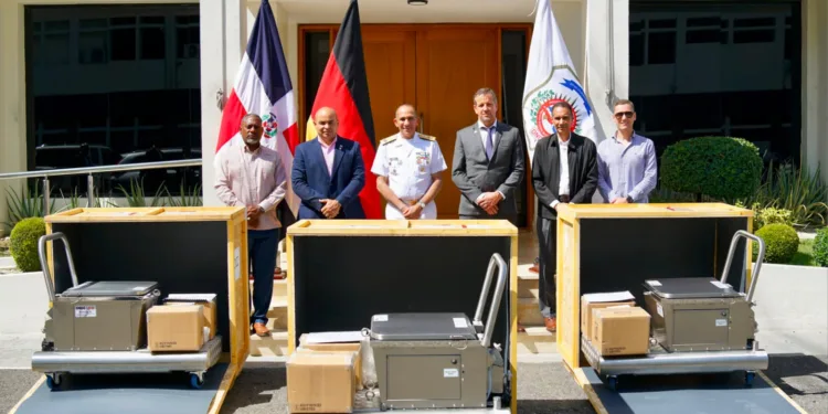 Embajada de Alemania dona tres estaciones forenses “Drugloo” a la DNCD para reforzar lucha contra el narcotráfico internacional