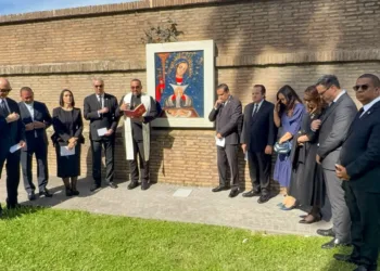 Presidente Abinader pide al pueblo dominicano orar por la salud del papa León XIV desde el Vaticano