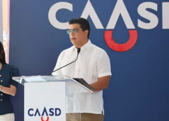 Fellito Suberví llama frenar desperdicio agua y reafirma compromiso de CAASD con corrección fugas y averías