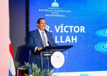Ministerio de Salud presenta plan para mejorar la atención médica en tres provincias y evalúa servicios de salud en siete regiones
